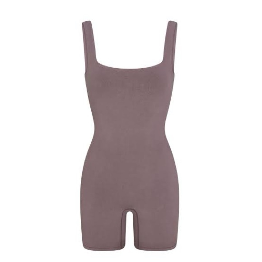 NWT Skims Onesie (M) Zinc